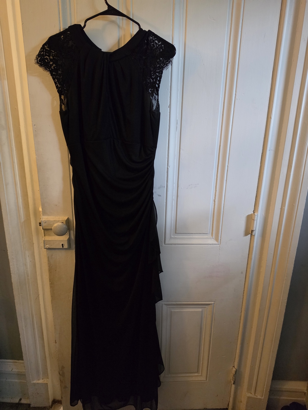 Betsy & Adam Black Lace-Cap Sleeve Maxi Dress